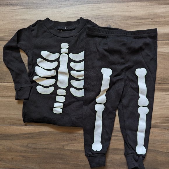 HALLOWEEN Glow In The Dark Baby Boys PJ Costume Pajamas Size 12 Months - Picture 3 of 9